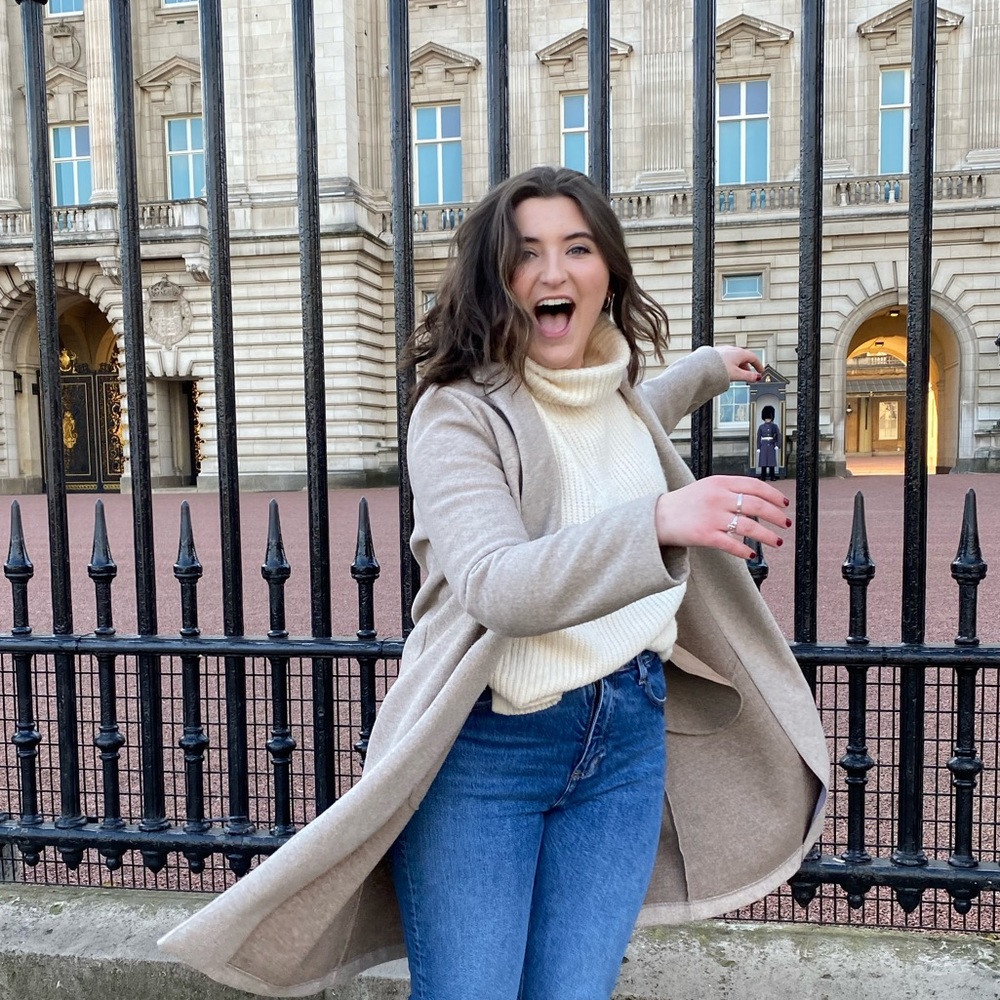 Meet your Posher, Julia